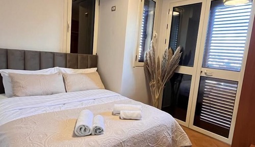 Apartamento Confort, balcón, vistas a la colina
