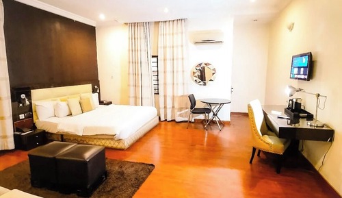 Apartamento económico, balcón, vistas a la ciudad