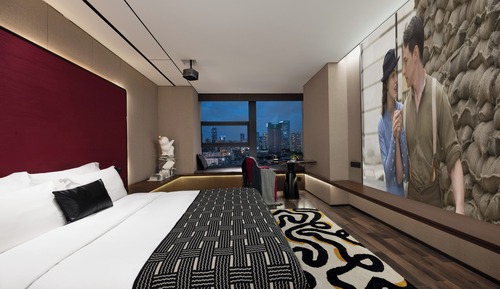 Habitación exclusiva con 1 cama doble o 2 individuales, vistas a la ciudad
