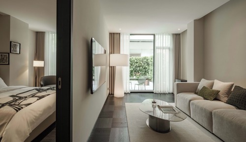 Romantic Suite, Courtyard View