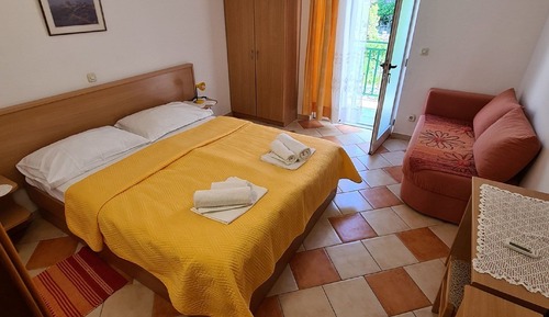 Apartamento (Apartment 12)