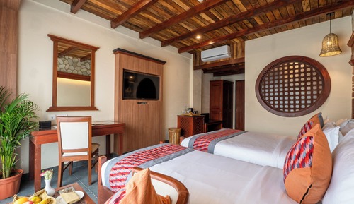 Deluxe Family Room