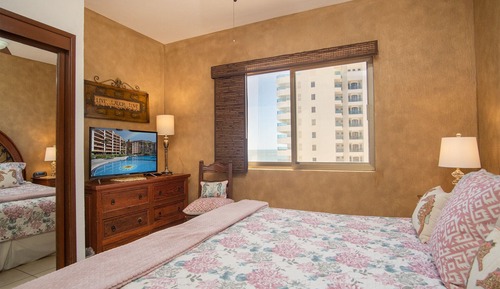 Apartamento, varias camas, balcón, vistas al mar (Sonoran Sun SW 801)