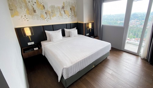 Suite ejecutiva, 1 cama doble, no fumadores, balcón