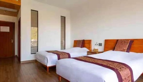 Habitación Confort con 2 camas individuales, balcón, vistas a la montaña