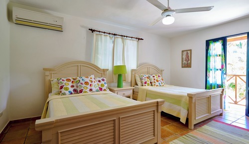 Villa clásica, 4 habitaciones, piscina privada, vistas a la playa