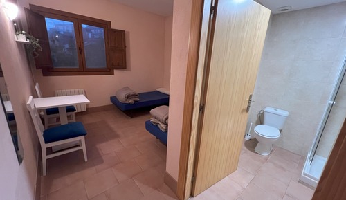 Habitación con 2 camas individuales, vistas al jardín