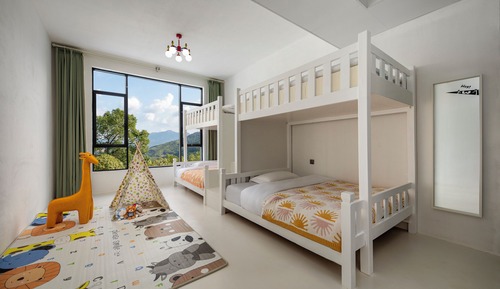 Habitación cuádruple familiar, vistas a la colina