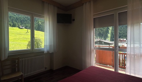 Habitación triple Deluxe, balcón, vistas a la montaña