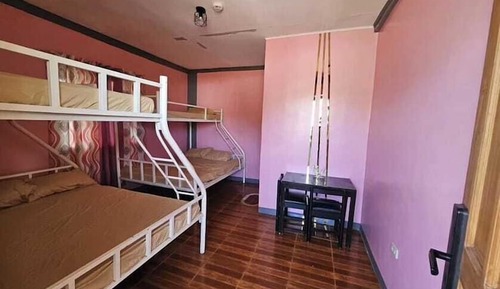 Habitación económica, balcón, vistas a la montaña