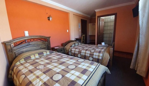 Habitación clásica con 1 cama doble o 2 individuales (Baño Privado)