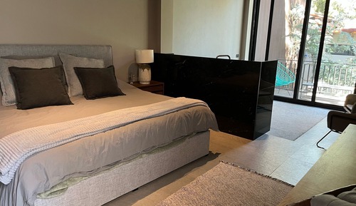 Suite estudio exclusiva, 1 cama de matrimonio grande con sofá cama