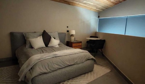 Suite estudio exclusiva, 1 cama de matrimonio grande con sofá cama