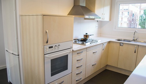 Apartamento clásico, balcón, vistas al jardín