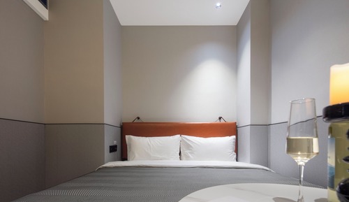 Habitación básica doble, sin ventanas