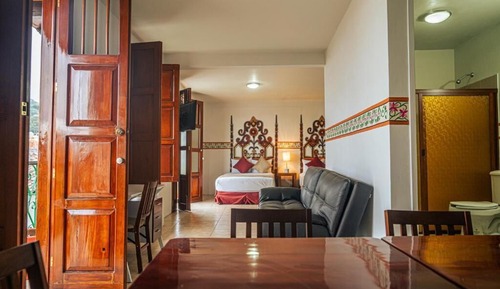 Suite junior, balcón, vistas al jardín