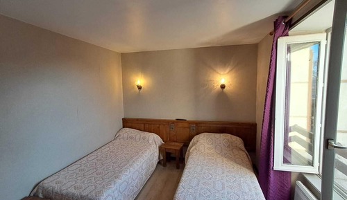 Habitación clásica con 2 camas individuales