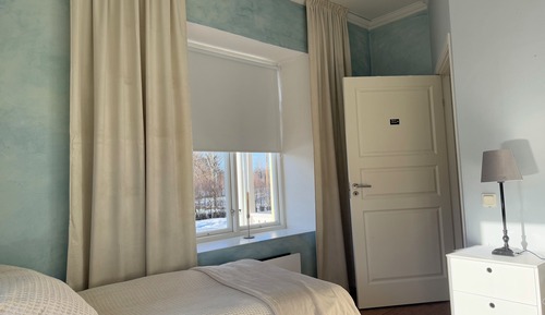Habitación básica con 1 cama doble o 2 individuales, vistas al patio