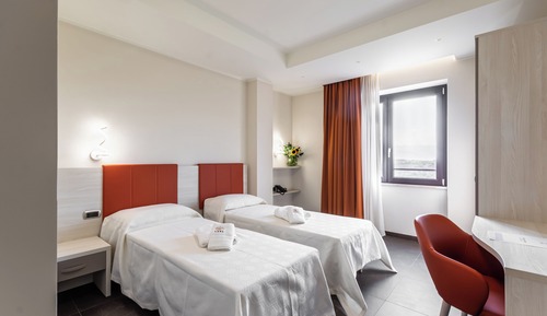 Habitación estándar con 1 cama doble o 2 individuales