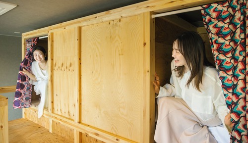 Dormitorio compartido, dormitorio mixto