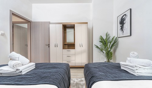 Apartamento Premier, balcón, vistas parciales al lago