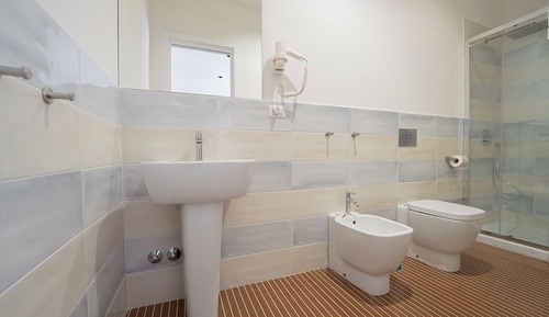 Habitación superior, en edificio anexo (via De Gasperi 45)