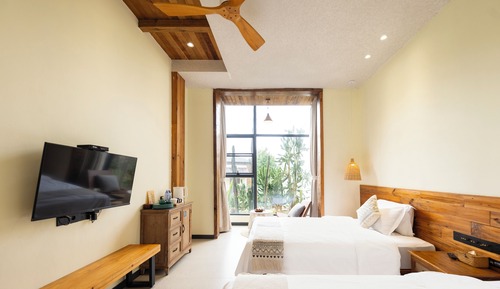 Habitación básica con 2 camas individuales