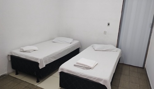Habitación estándar con 1 cama doble o 2 individuales
