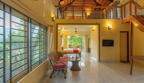 Villa superior, vistas a la montaña