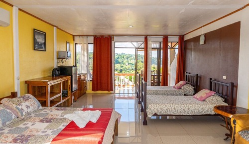 Habitación cuádruple superior, balcón, vistas al mar