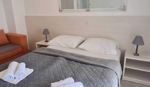 Apartamento (Apartment 8)