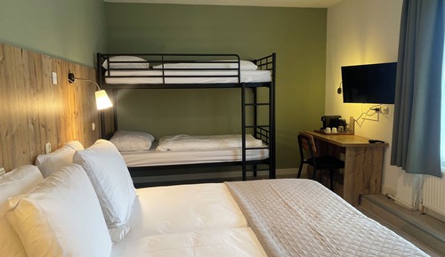 Habitación cuádruple estándar