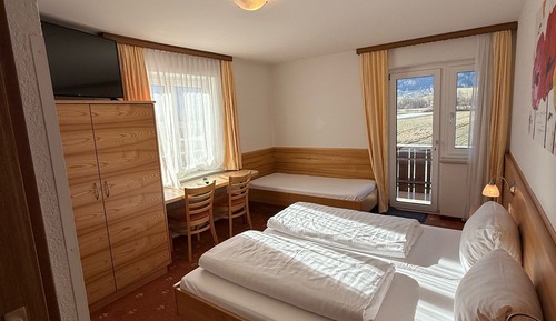 Habitación triple Confort, balcón, vistas a la montaña