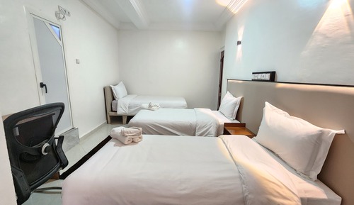 Habitación triple básica, no fumadores, vistas a la bahía