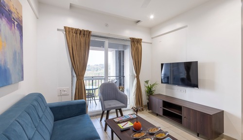 Apartamento clásico, balcón, vistas al mar