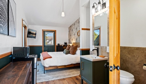 Habitación individual básica, 1 cama de matrimonio grande