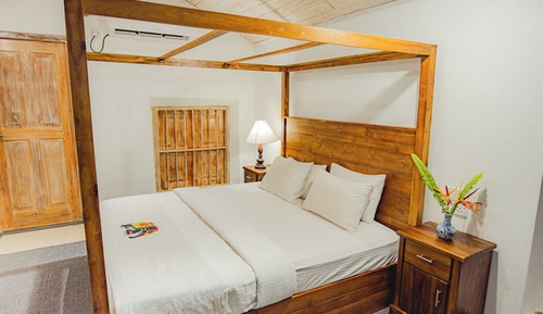 Habitación Deluxe doble, vistas parciales al mar