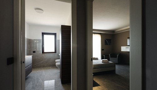 Habitación superior, balcón, vistas al jardín