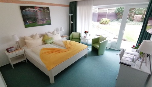 Habitación básica con 1 cama doble o 2 individuales