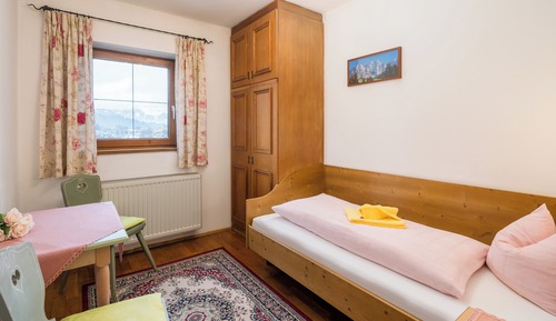 Habitación con 1 cama doble o 2 individuales, vistas a la montaña