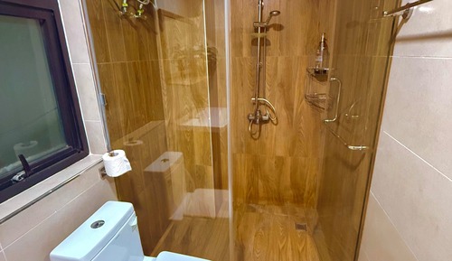 Apartamento de lujo, balcón, vistas parciales al mar
