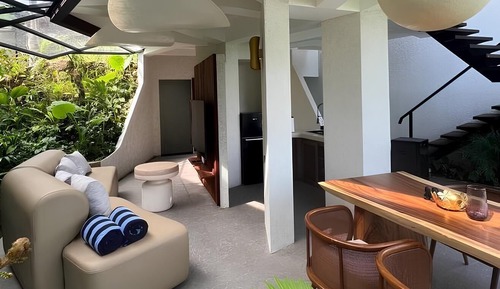 Villa superior, balcón, vistas al jardín
