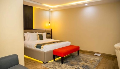 Habitación junior, balcón, vistas a la ciudad