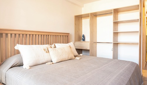 Apartamento estándar, 1 cama de matrimonio grande con sofá cama