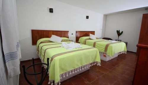 Habitación básica doble, vistas a la piscina