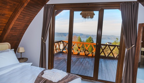 Bungalow, vistas al lago