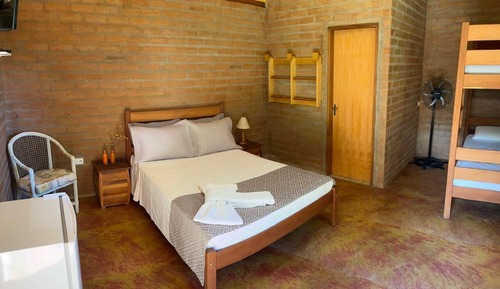 Habitación cuádruple básica, vistas al lago