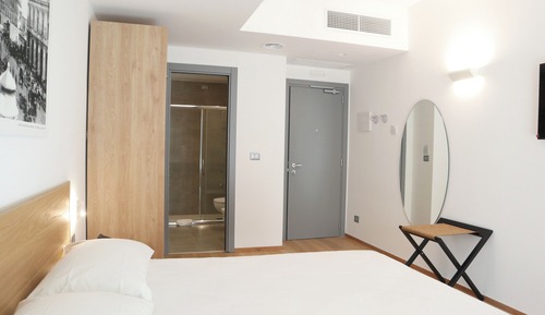 Habitación Confort con 1 cama doble o 2 individuales