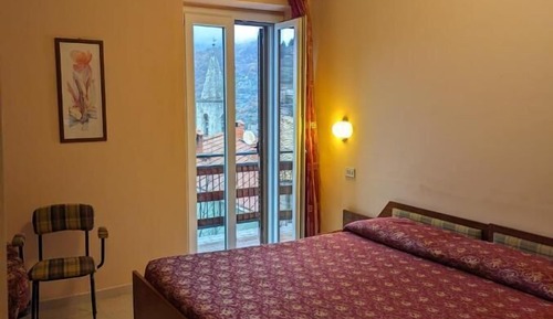 Habitación estándar con 1 cama doble o 2 individuales