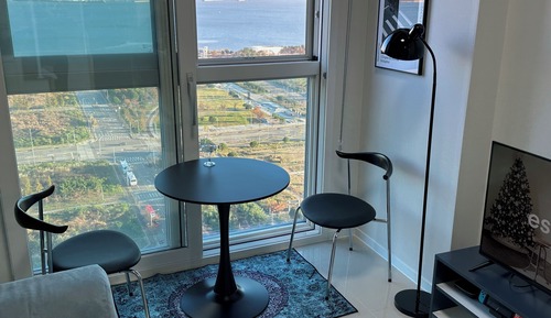 Estudio superior, vistas al mar